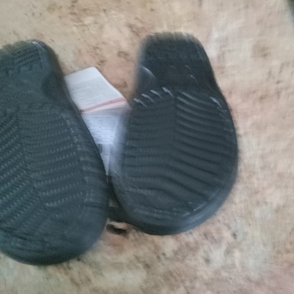Sandals - Picture 2 of 3